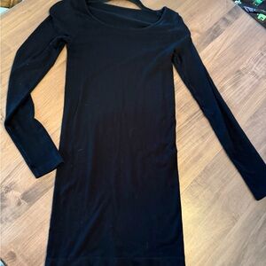 Classic Black Long-Sleeve Bodycon Dress